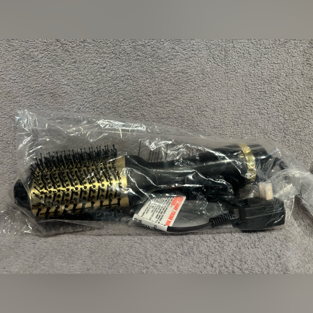 4-in-1 Hot Air Brush with Oval Barrel-Salon-Grade Styling Tool for All HairTypes - Picture 2 of 9